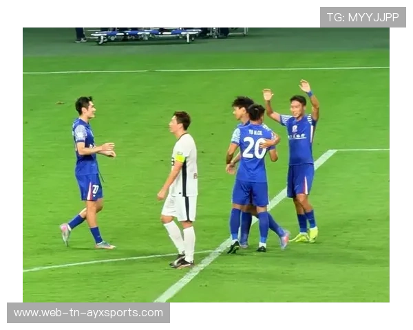 上海申花连续三脚传球形成完美攻势